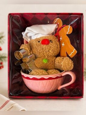 Russ Ginger in the Kitchen Latte Mug Gift Set NIB Gingerbread Chef